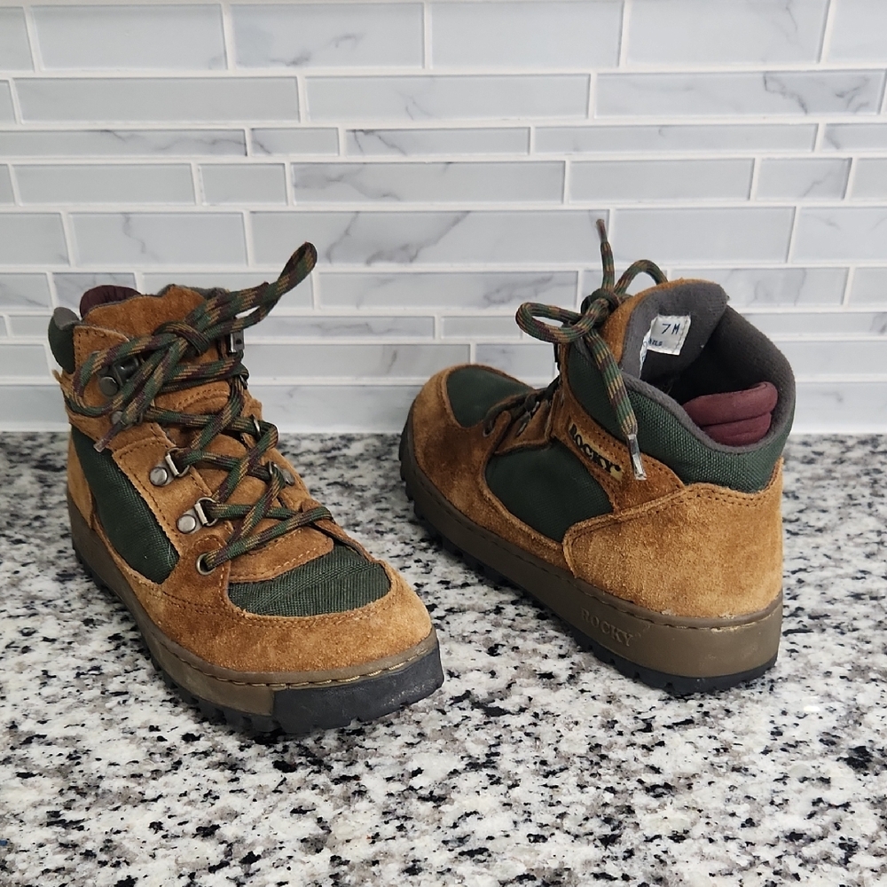 Vinatge Brown & Green Rocky Hiking Boots Sz 7 M leather & canvas RB2607